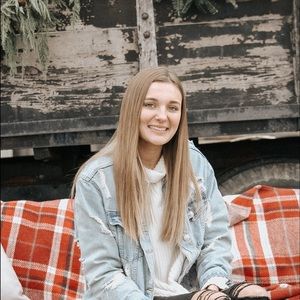 Meet your Posher, Jade